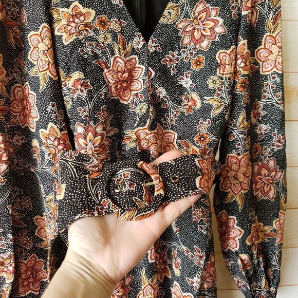 Minkpink Mehdya Floral V-Neck Belted Mini Dress Balloon Sleeves Revolve - Picture 6 of 12